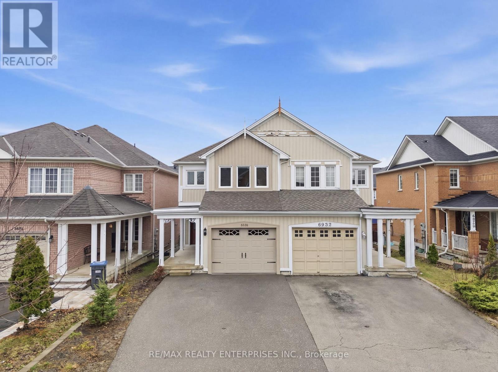 6930 Elliott Parliament Street, Mississauga, ON - Outdoor With Facade