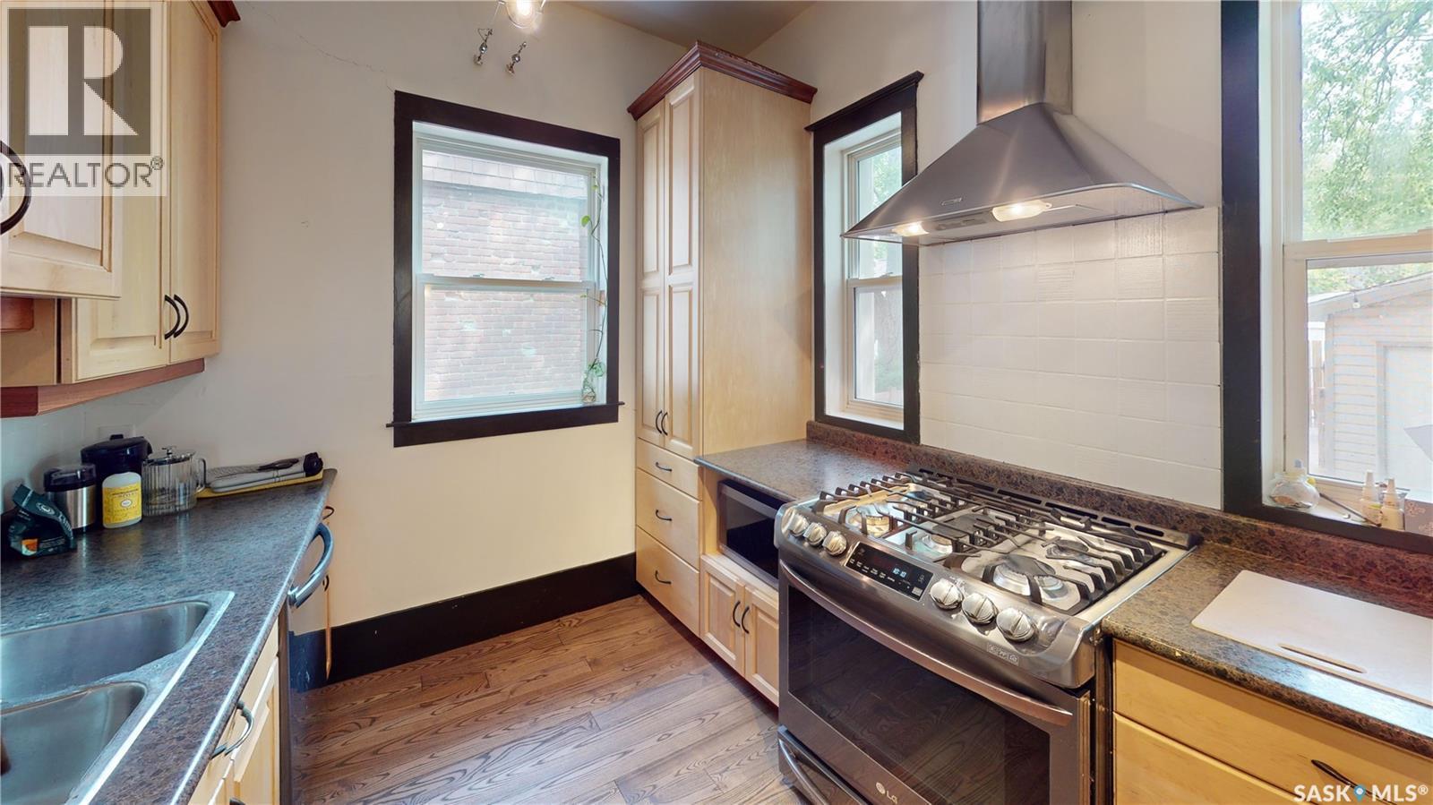 2161 Cameron Street, Regina, SK - Indoor Photo Showing Kitchen With Double Sink