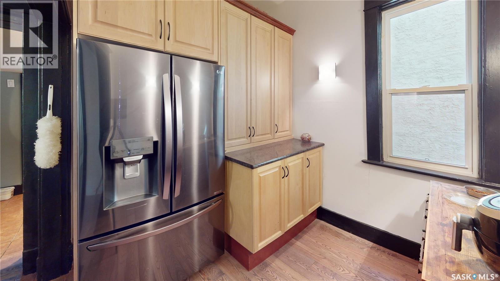2161 Cameron Street, Regina, SK - Indoor Photo Showing Kitchen