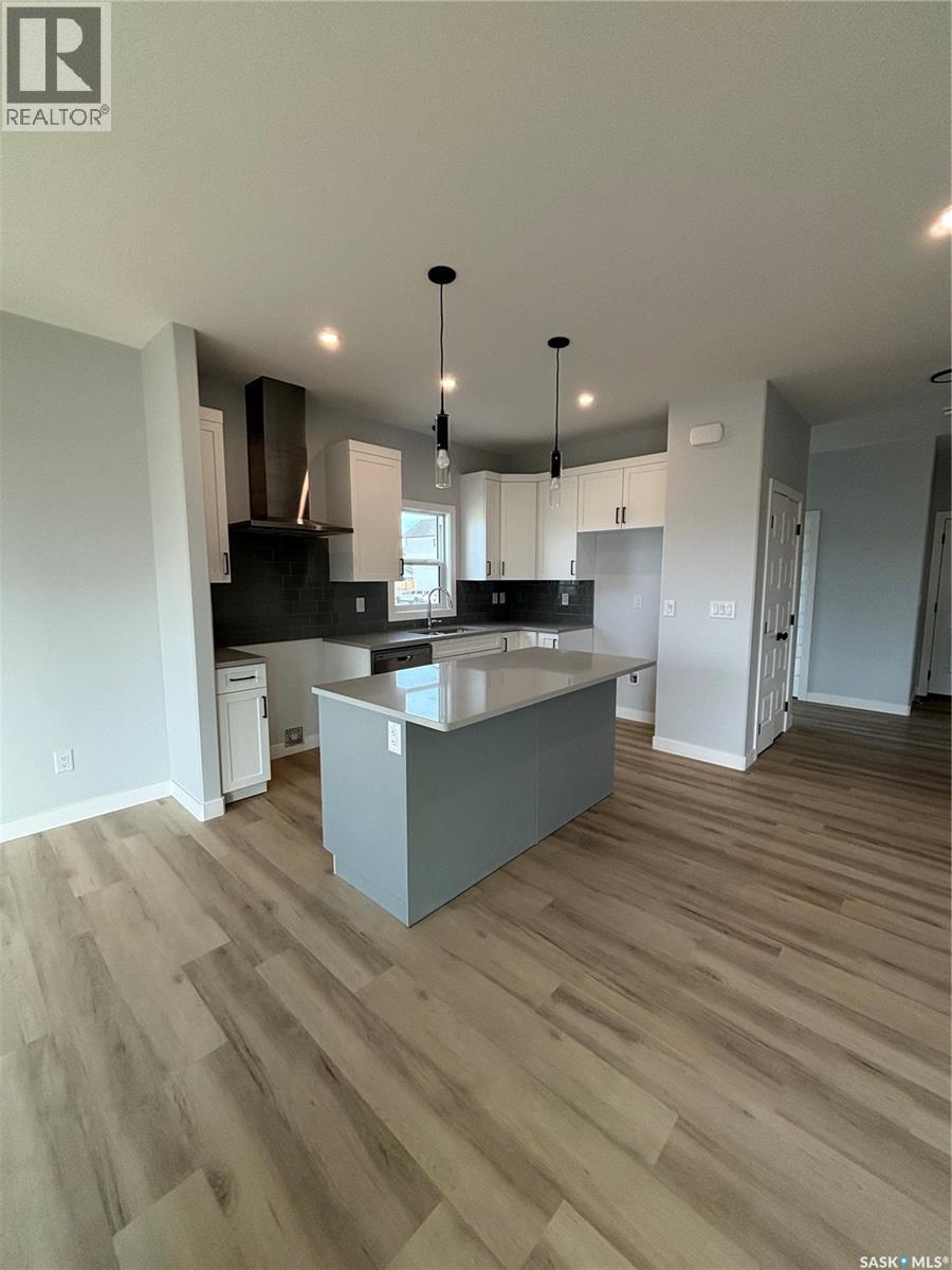 438 Leskiw Bend, Saskatoon, SK - Indoor Photo Showing Kitchen