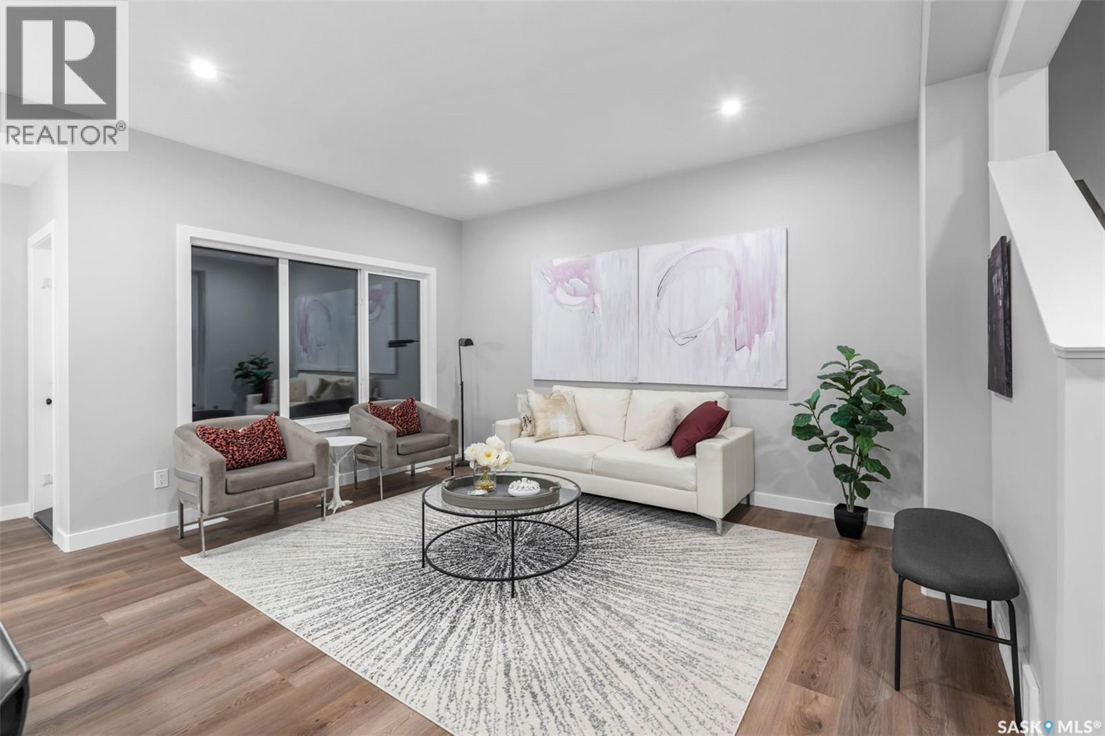 438 Leskiw Bend, Saskatoon, SK - Indoor Photo Showing Living Room