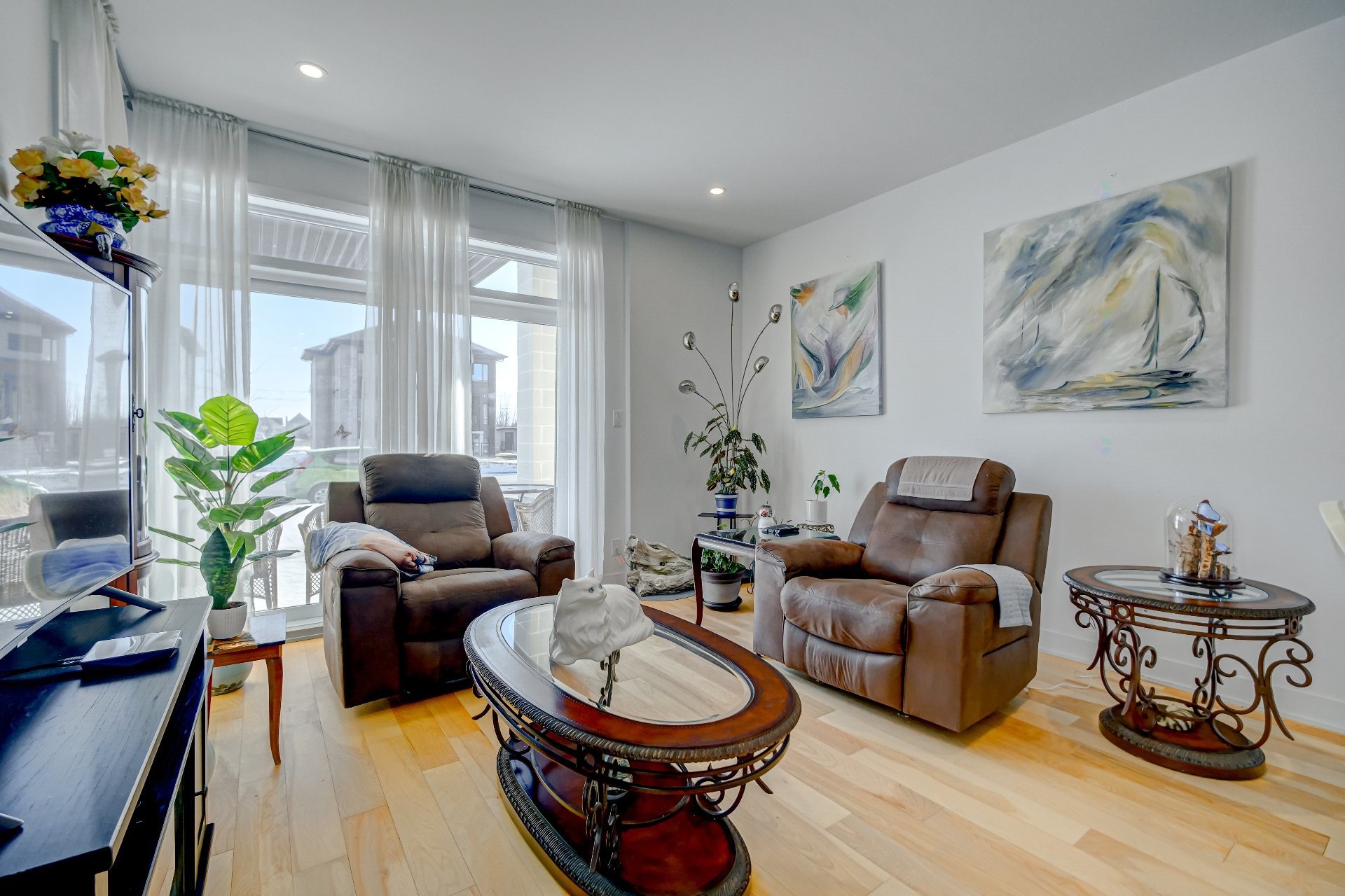 Salon - 75 Rue Bella, Saint-Jean-Sur-Richelieu, QC - Indoor Photo Showing Living Room