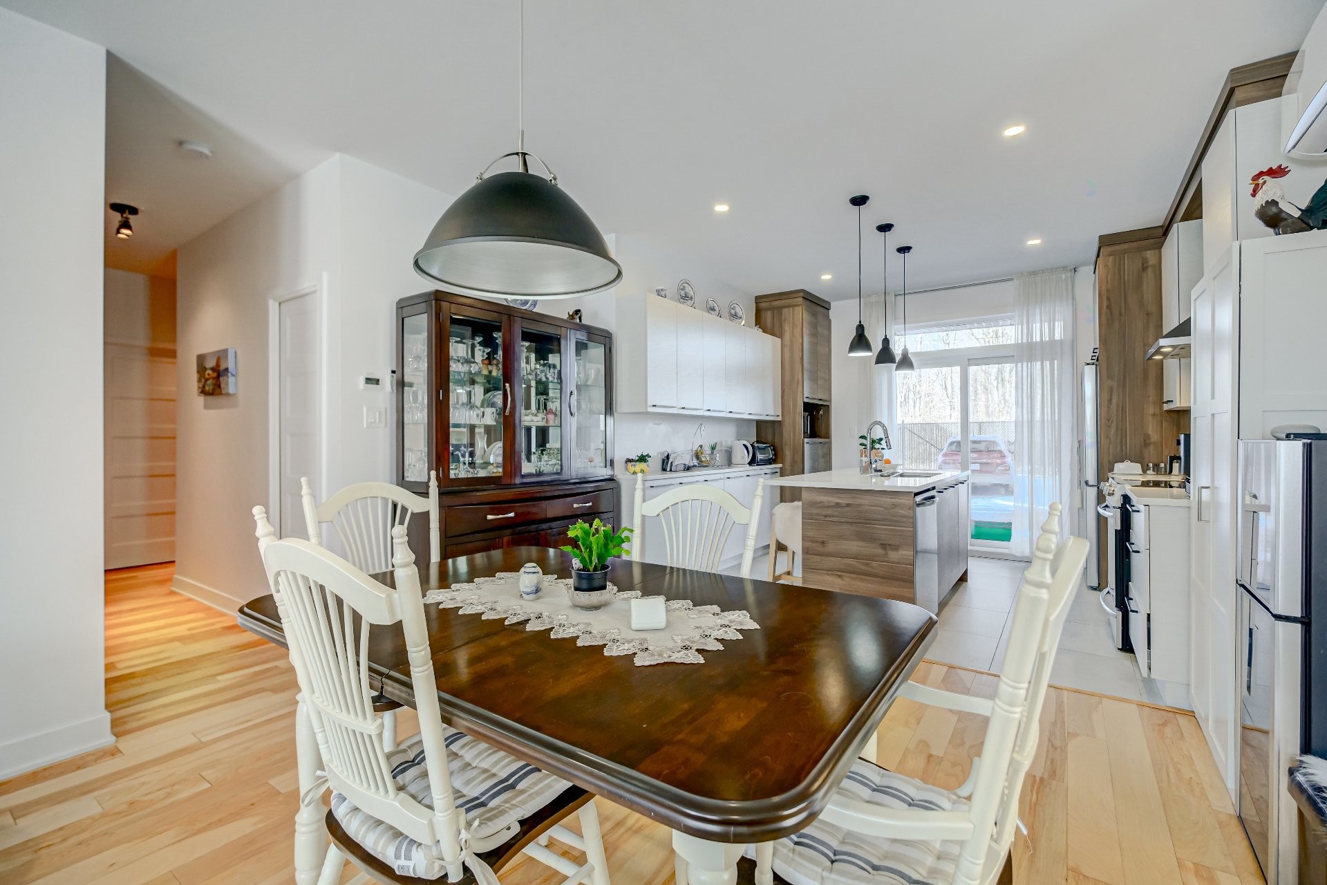 Salle à manger - 75 Rue Bella, Saint-Jean-Sur-Richelieu, QC - Indoor Photo Showing Dining Room
