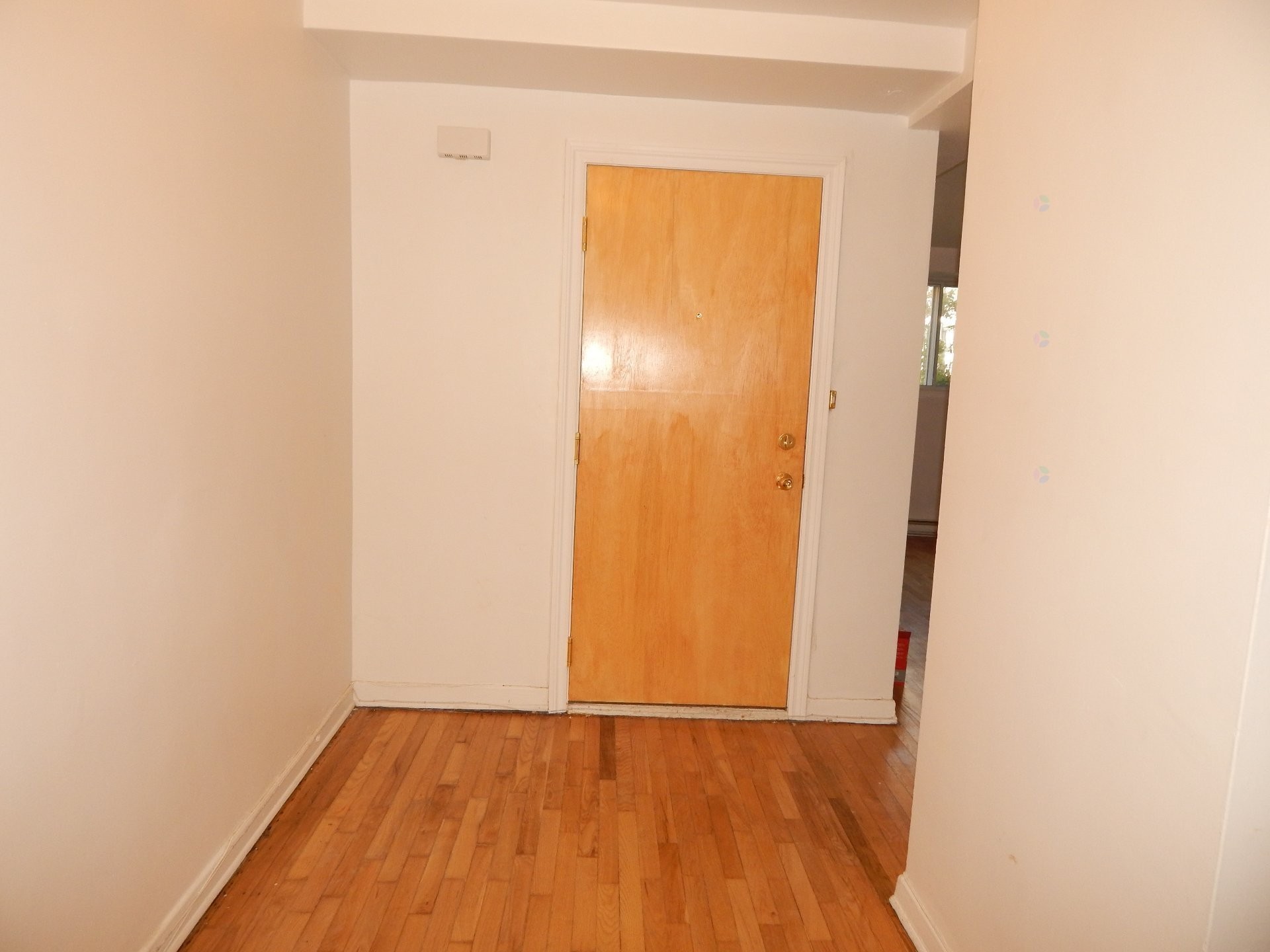 Mud Room - 1-8660 Av. Bloomfield, Montréal (Villeray/Saint-Michel/Parc-Extension), QC - Indoor Photo Showing Other Room