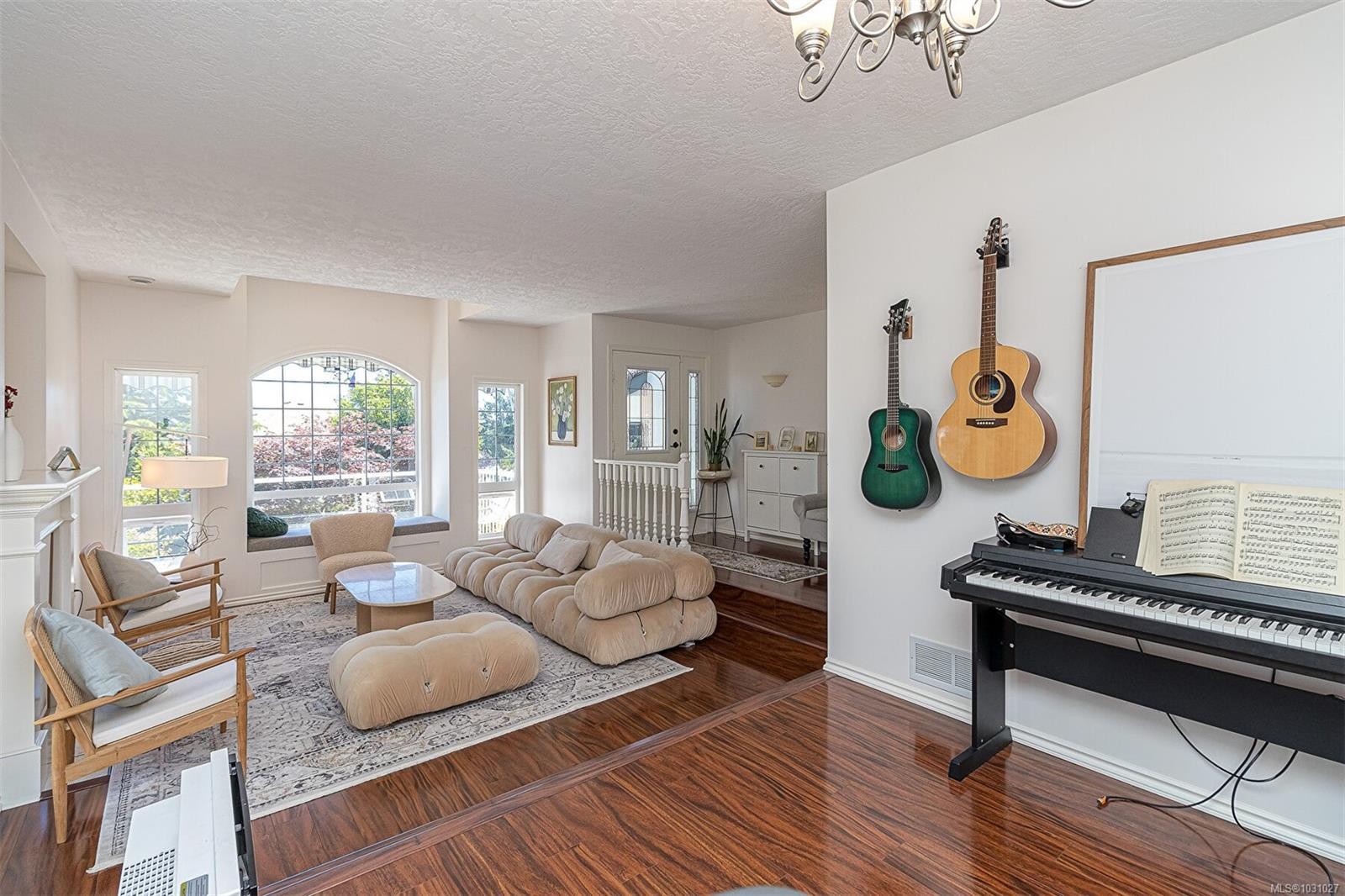 2619 Crystalview Dr, Langford, BC