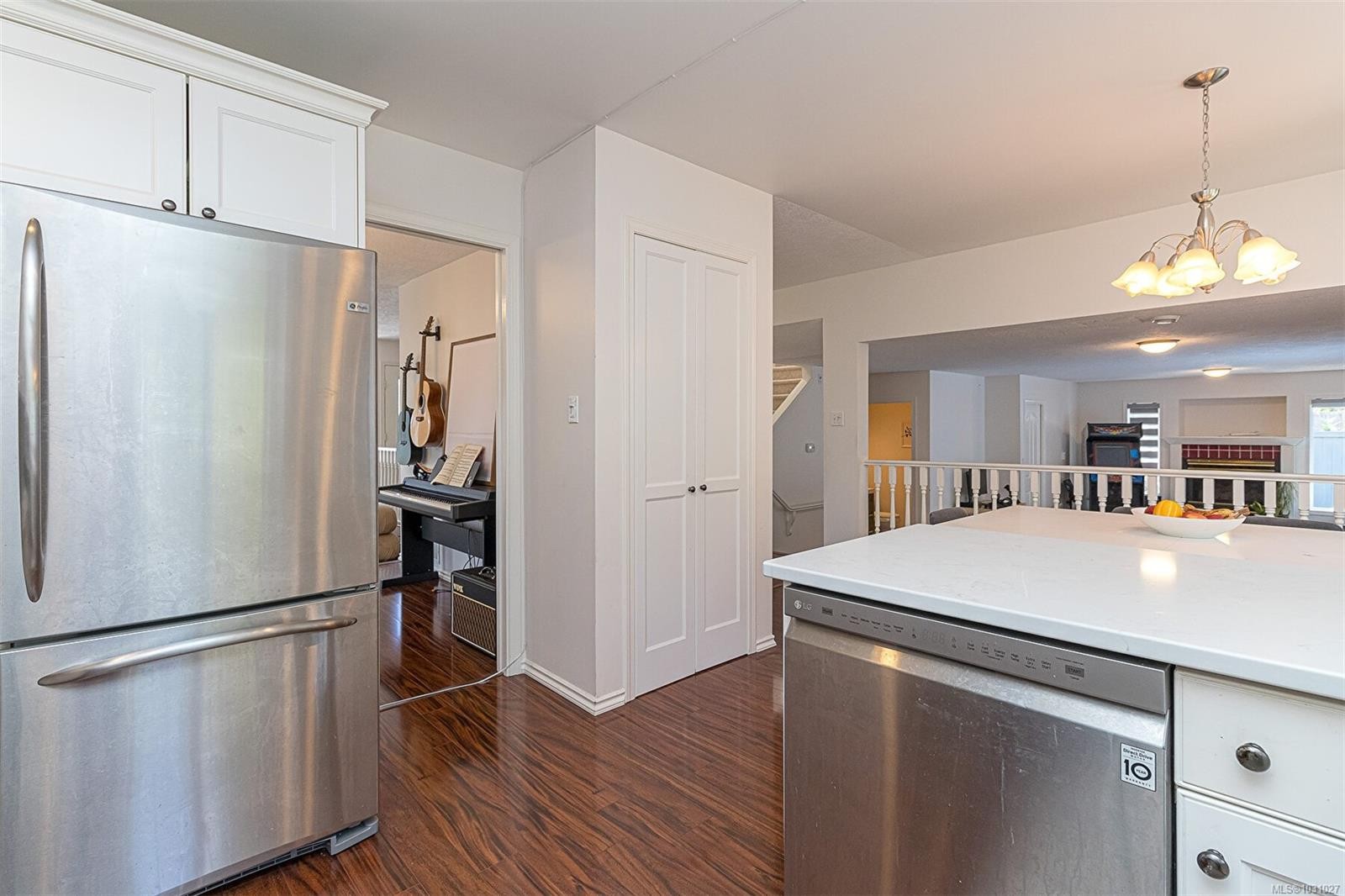 2619 Crystalview Dr, Langford, BC