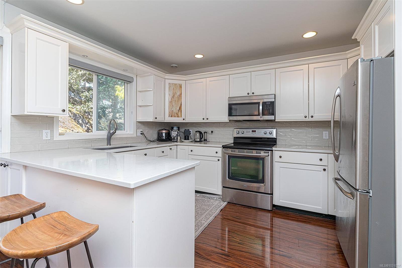 2619 Crystalview Dr, Langford, BC