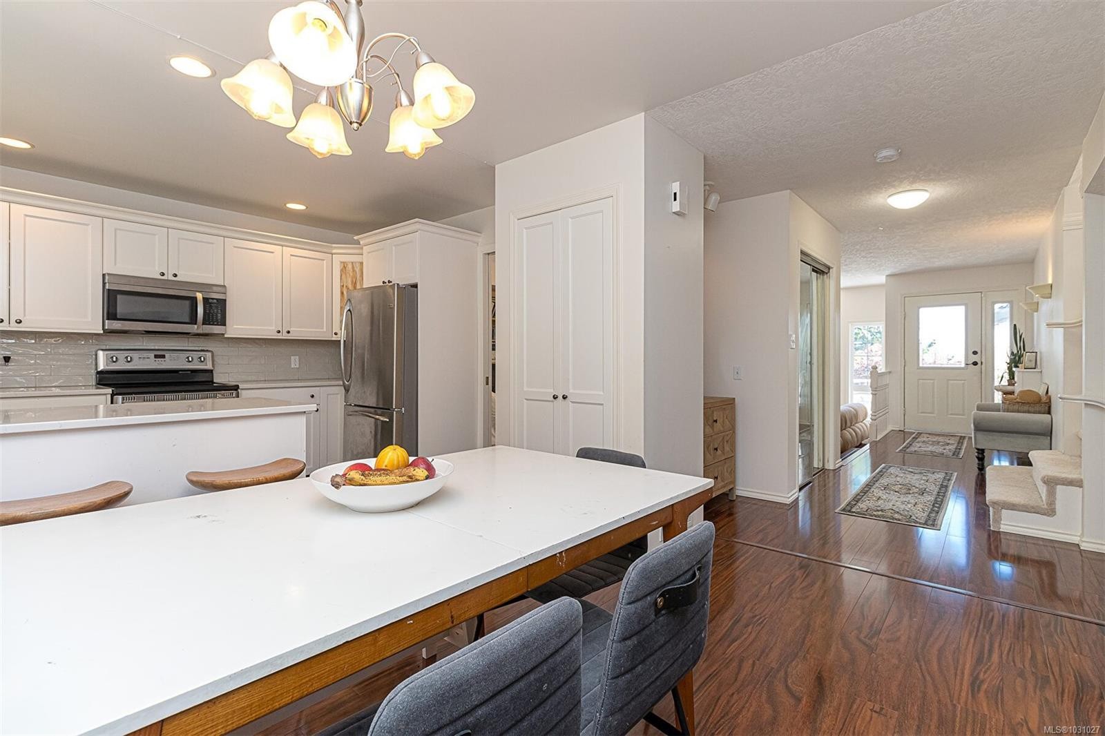 2619 Crystalview Dr, Langford, BC