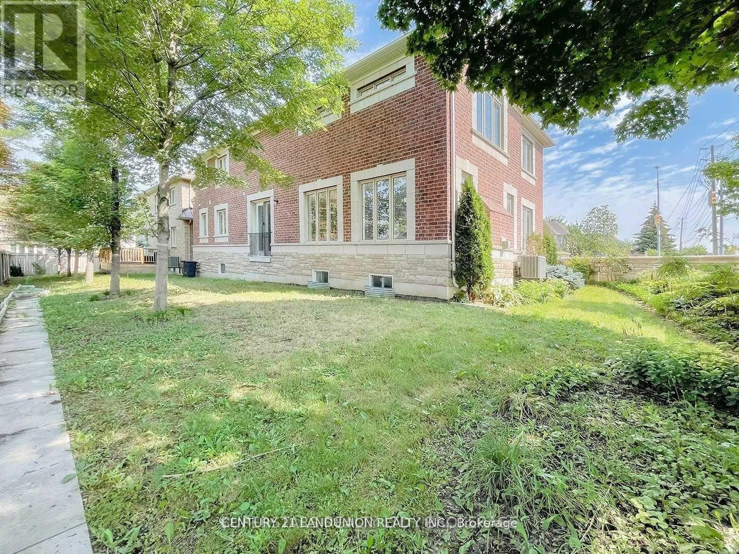 2 Stonebridge Drive, Markham, ON - Outdoor