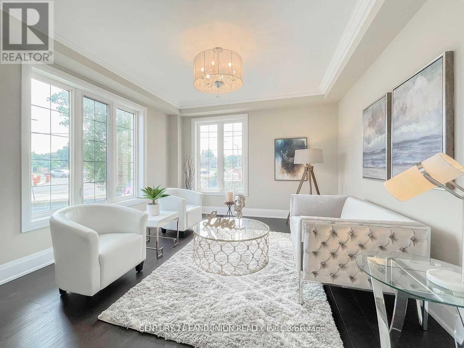 2 Stonebridge Drive, Markham, ON - Indoor Photo Showing Living Room