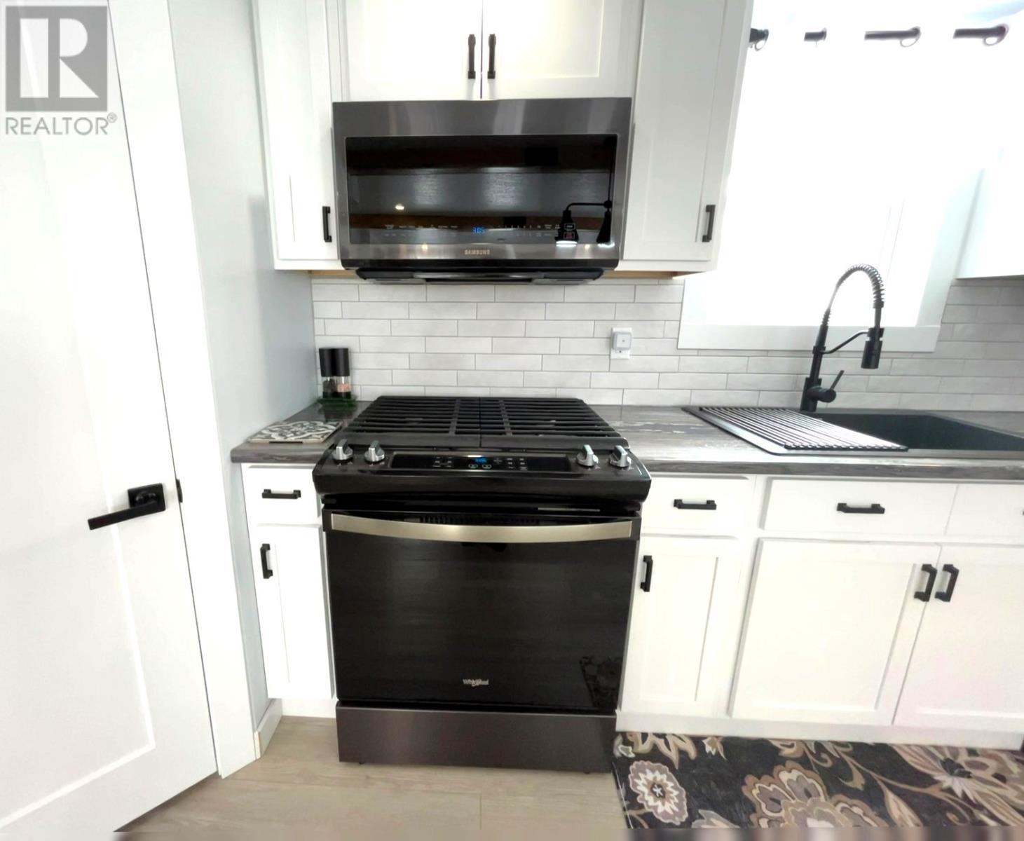 Kitchen - 39 Main Road, Piccadilly, NL