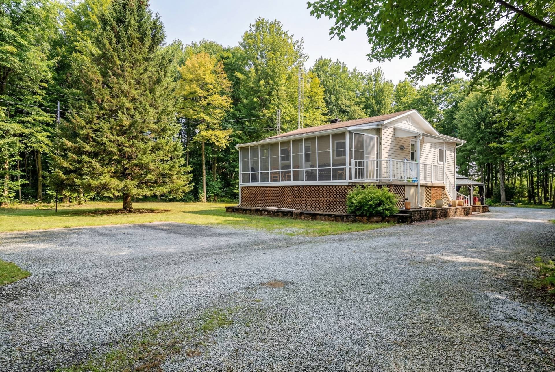 Front of Structure - 321 Ch. Bourassa, Acton Vale, QC - Outdoor