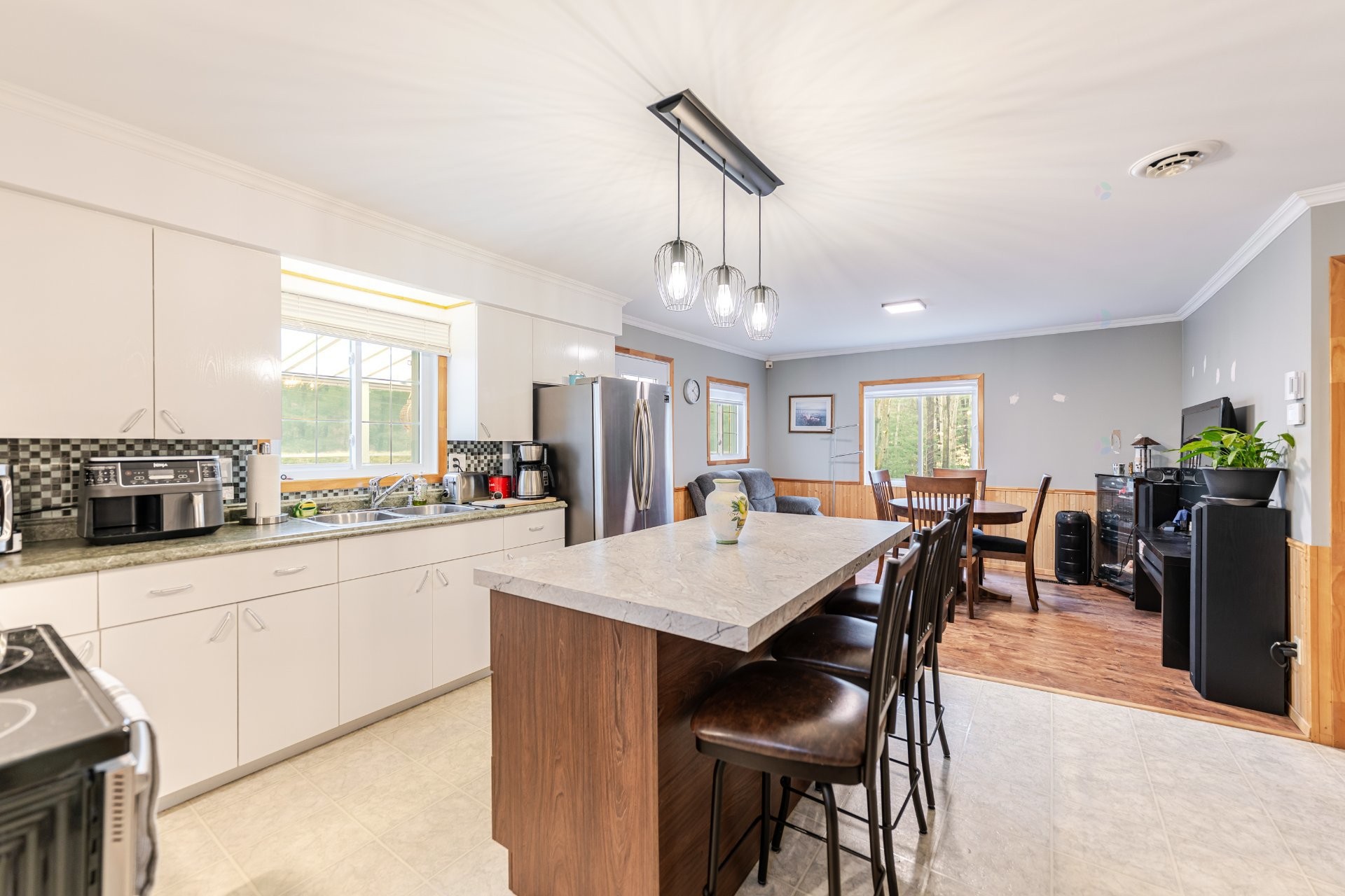 Kitchen - 321 Ch. Bourassa, Acton Vale, QC - Indoor Photo Showing Kitchen With Double Sink