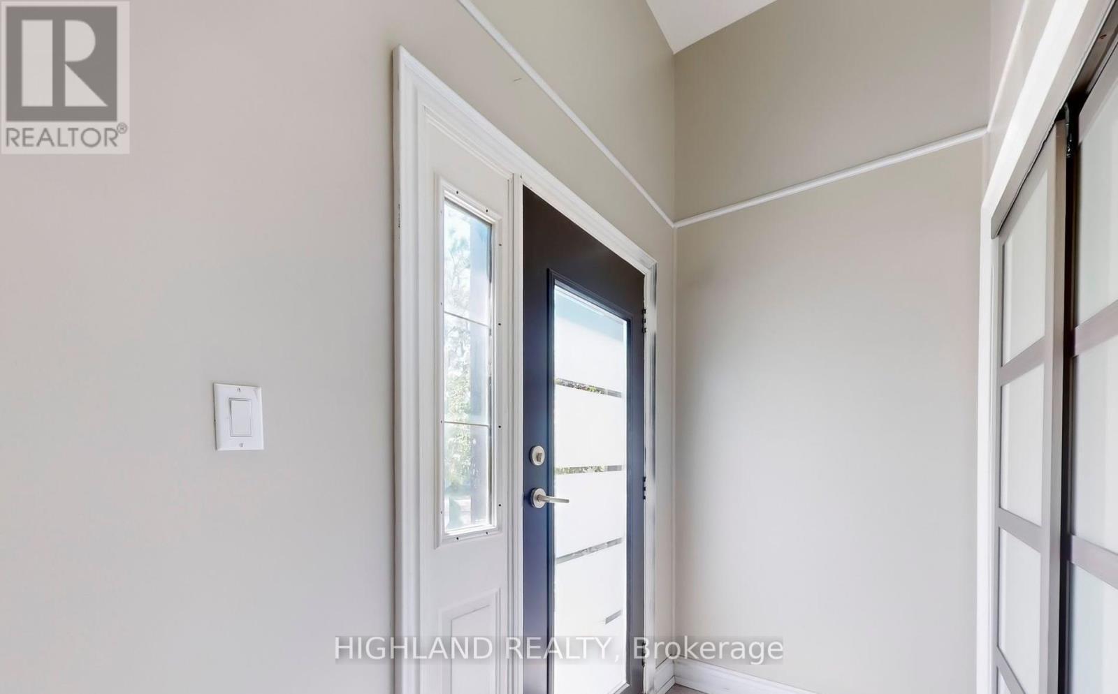 1139 Shadeland Drive, Mississauga, ON - Indoor Photo Showing Other Room