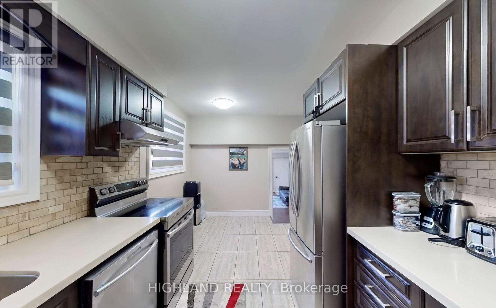 1139 Shadeland Drive, Mississauga, ON - Indoor Photo Showing Kitchen