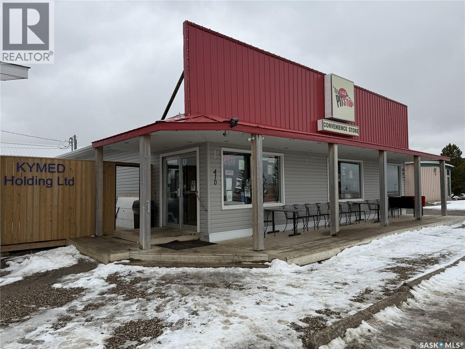 406 - 410 Railway Avenue, Eston, SK