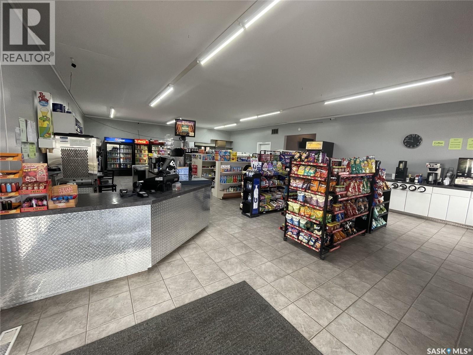 406 - 410 Railway Avenue, Eston, SK