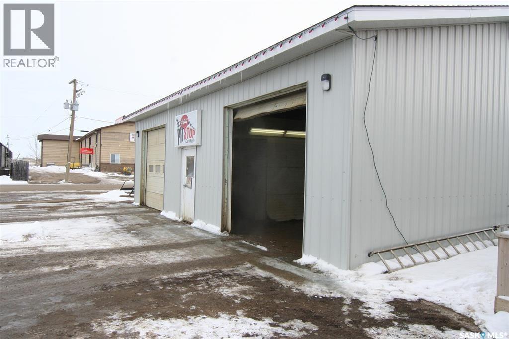 406 - 410 Railway Avenue, Eston, SK