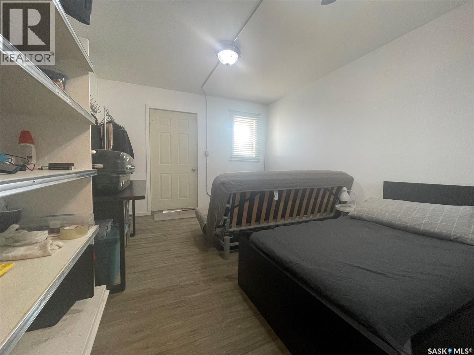 406 - 410 Railway Avenue, Eston, SK