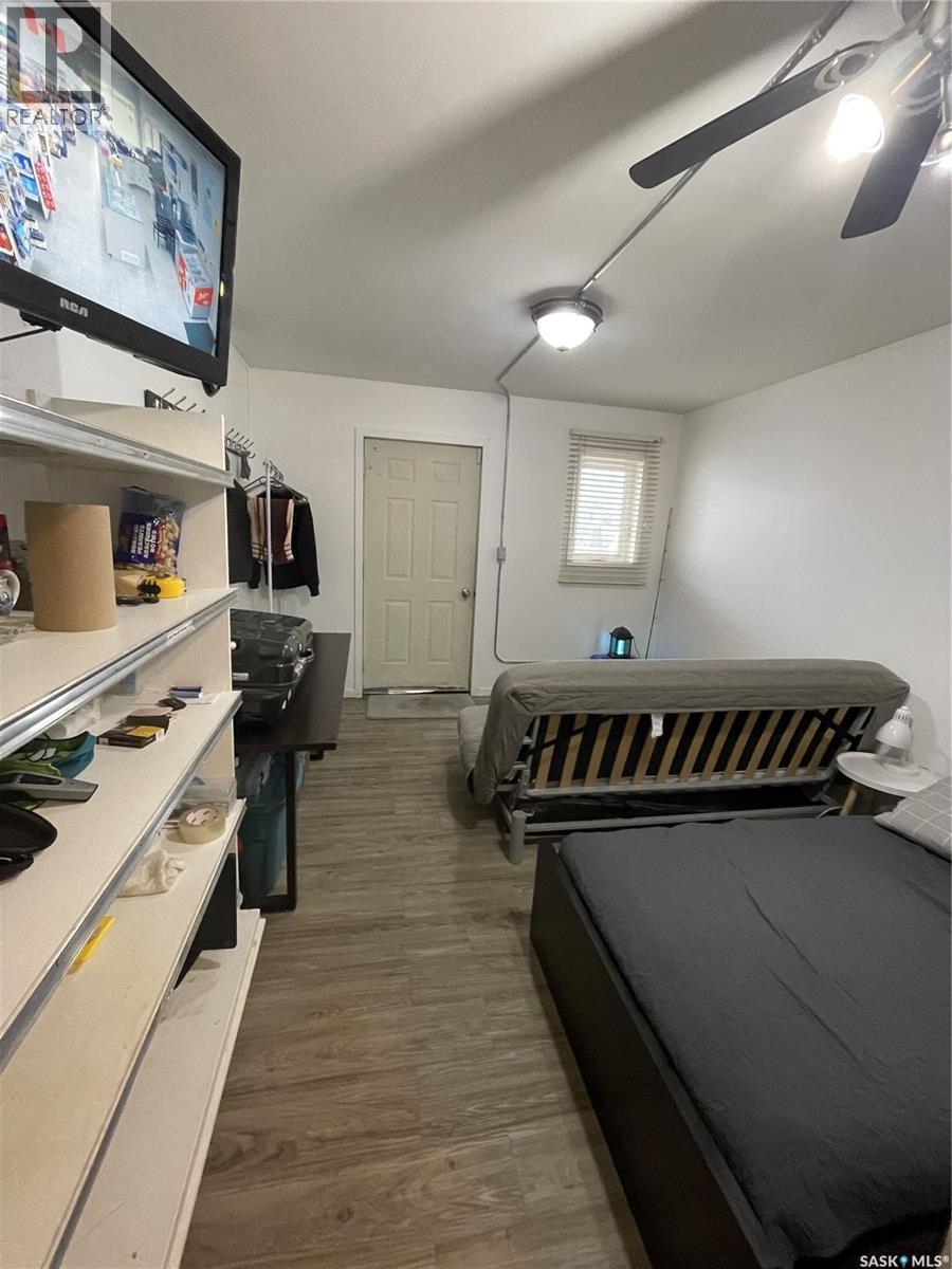 406 - 410 Railway Avenue, Eston, SK