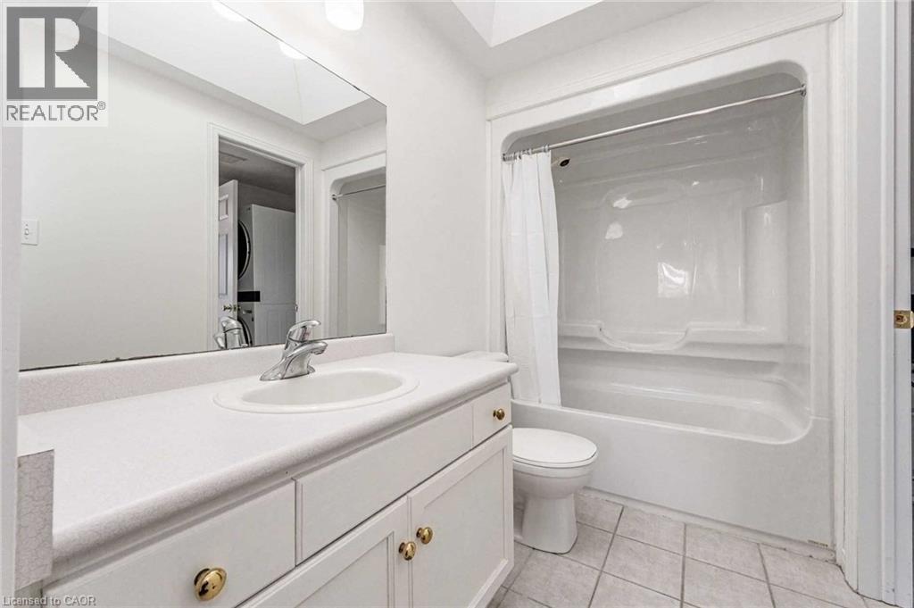 51 Boulder Crescent Unit# Upper, Guelph, ON - Indoor Photo Showing Bathroom