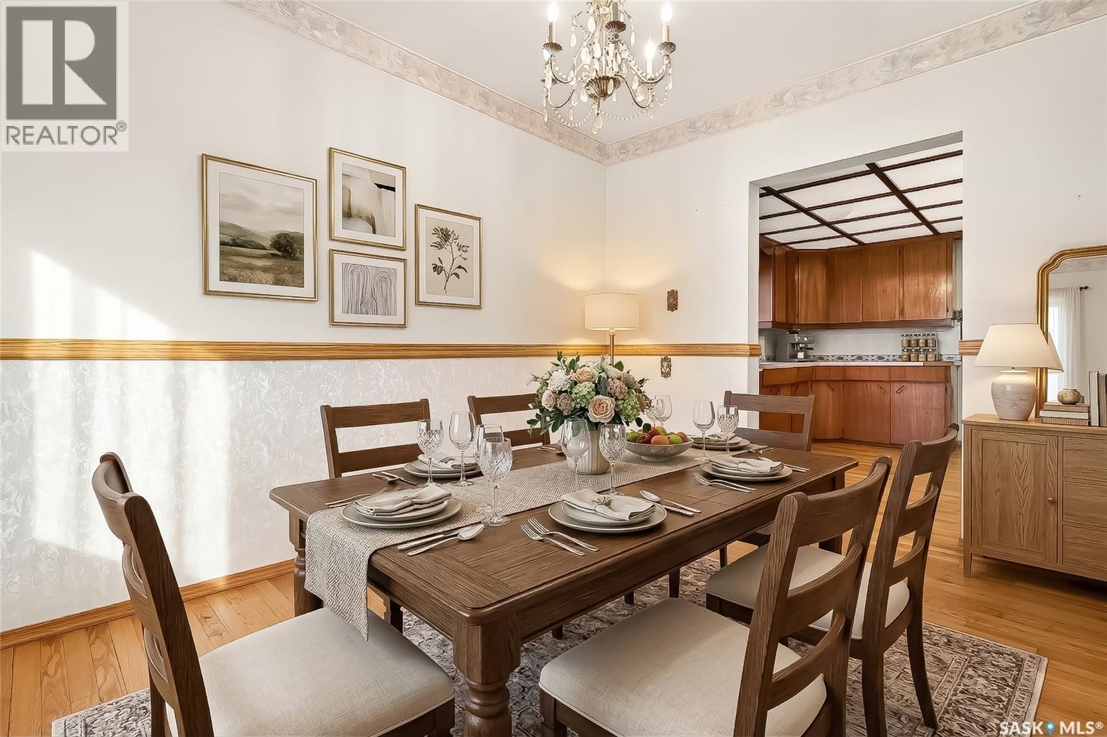 528 Athabasca Street E, Moose Jaw, SK - Indoor Photo Showing Dining Room