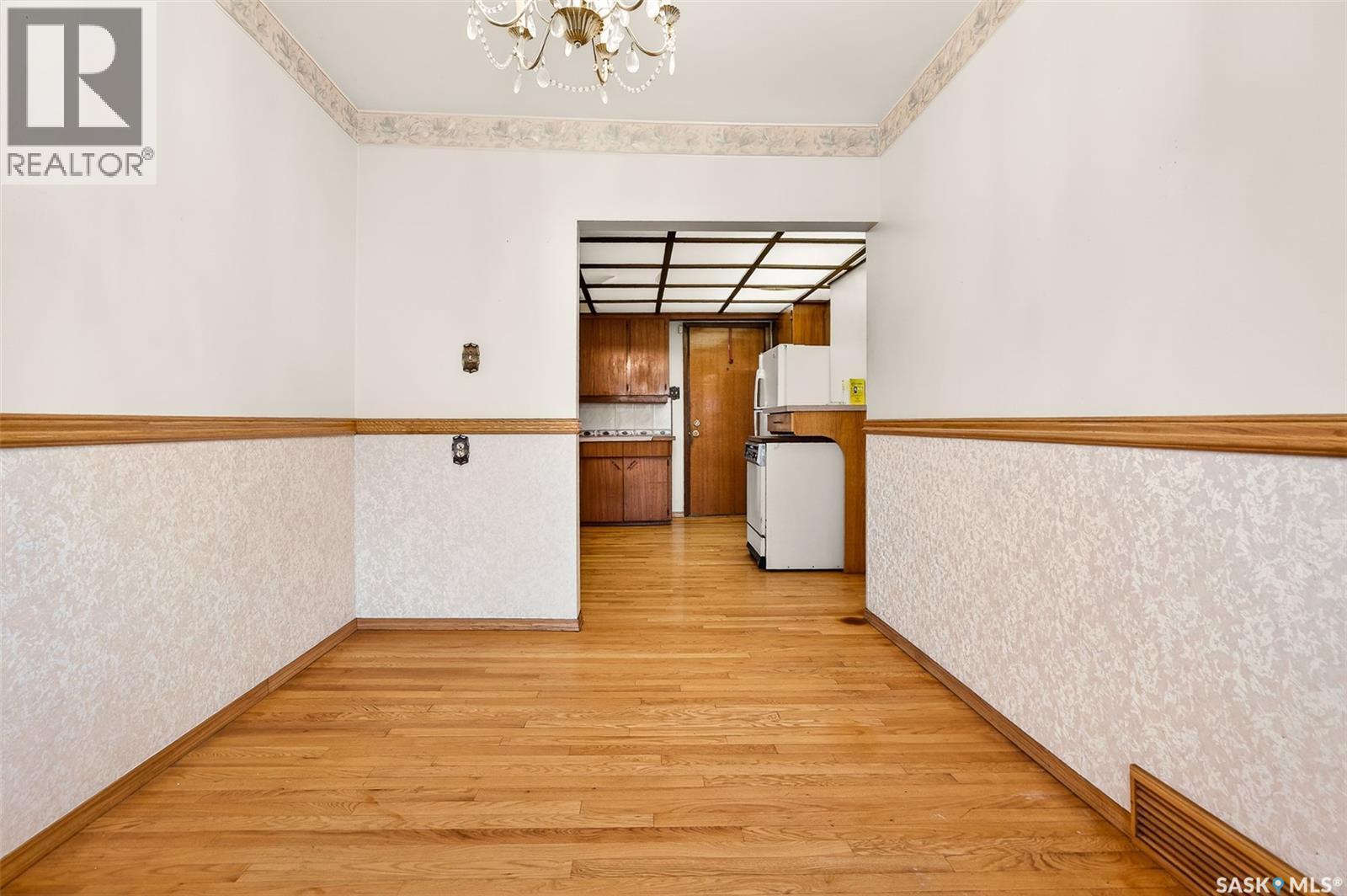 528 Athabasca Street E, Moose Jaw, SK - Indoor Photo Showing Other Room