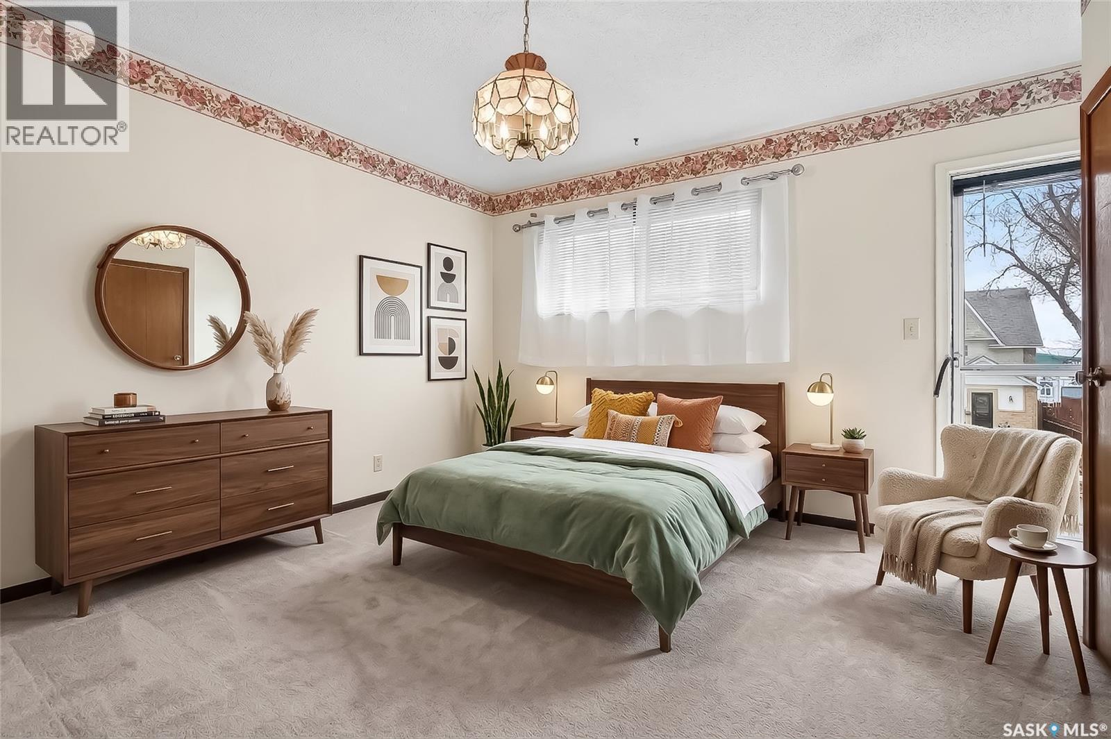 528 Athabasca Street E, Moose Jaw, SK - Indoor Photo Showing Bedroom