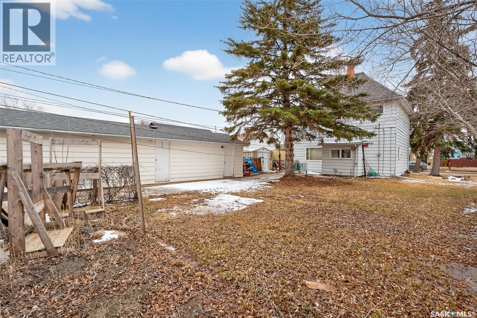 528 Athabasca Street E, Moose Jaw, SK - Outdoor