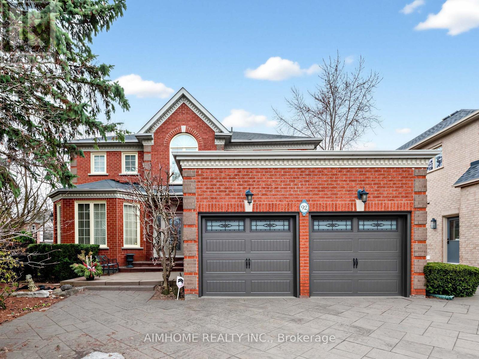 92 Braeside Square, Markham, ON - Outdoor With Facade