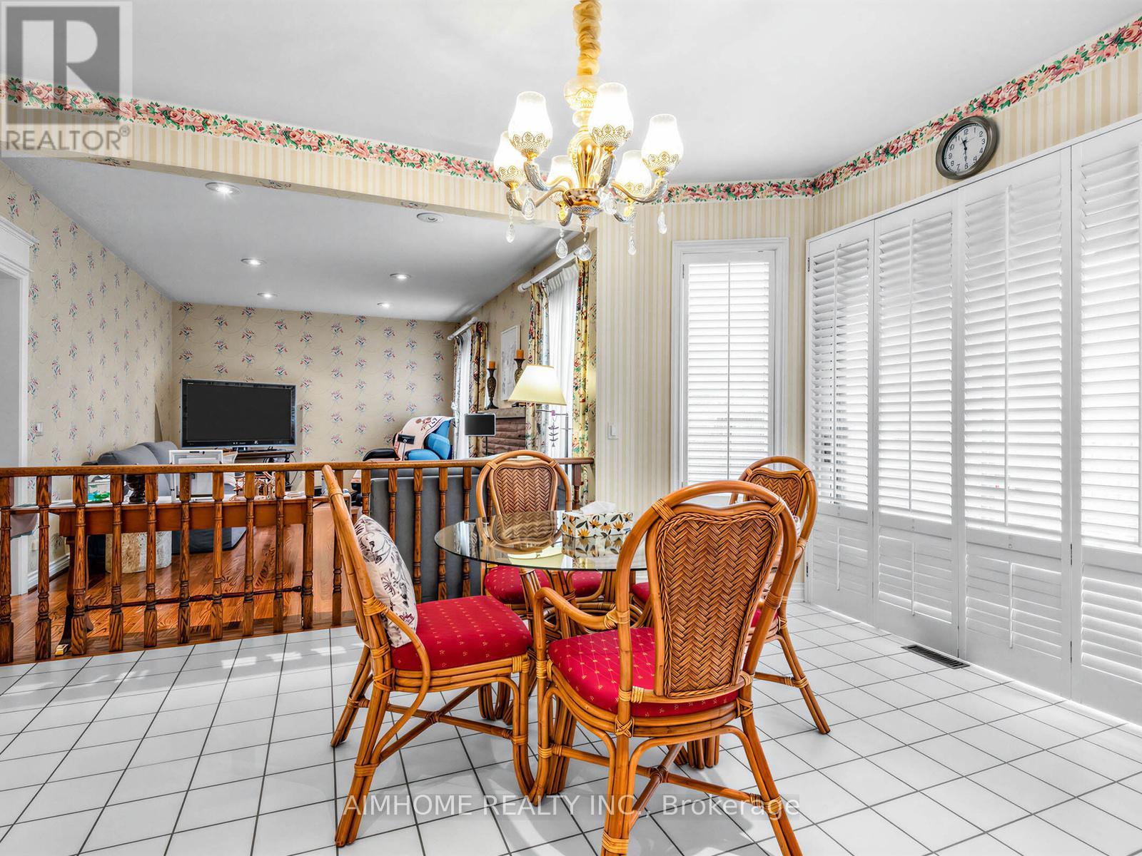 92 Braeside Square, Markham, ON - Indoor Photo Showing Dining Room