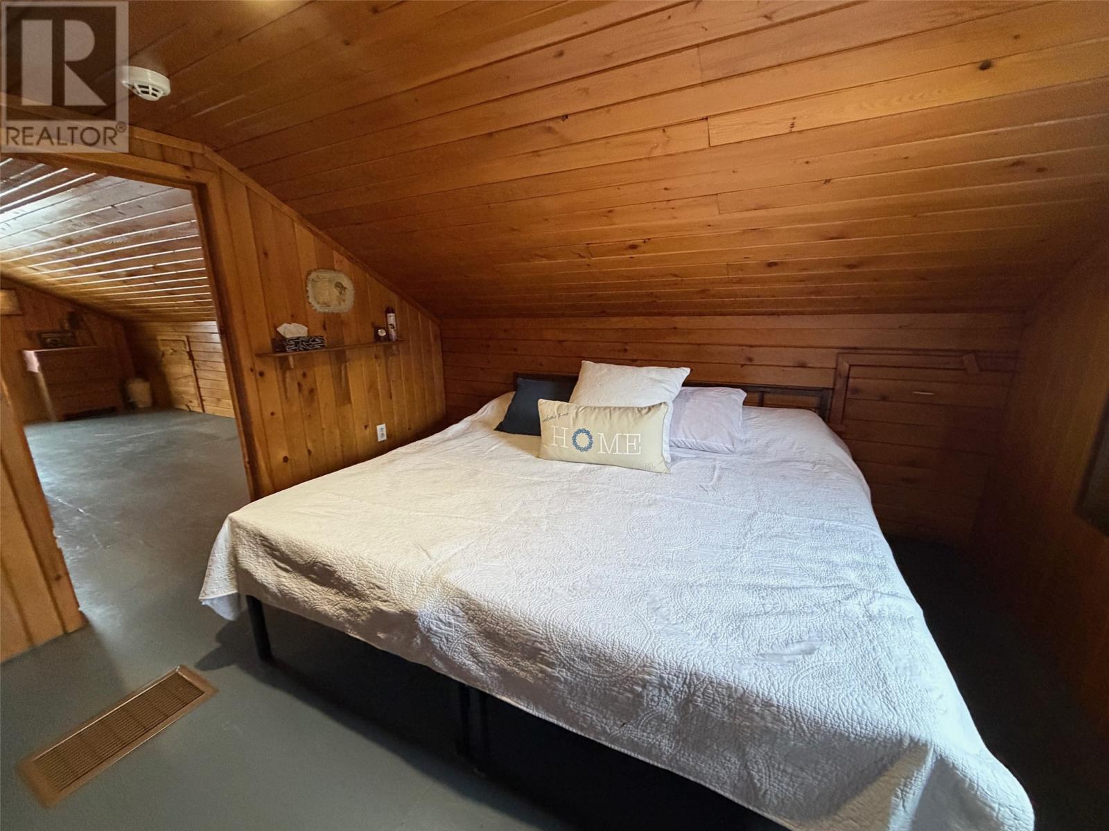 94-98 Main Street, Cow Head, NL - Indoor Photo Showing Bedroom