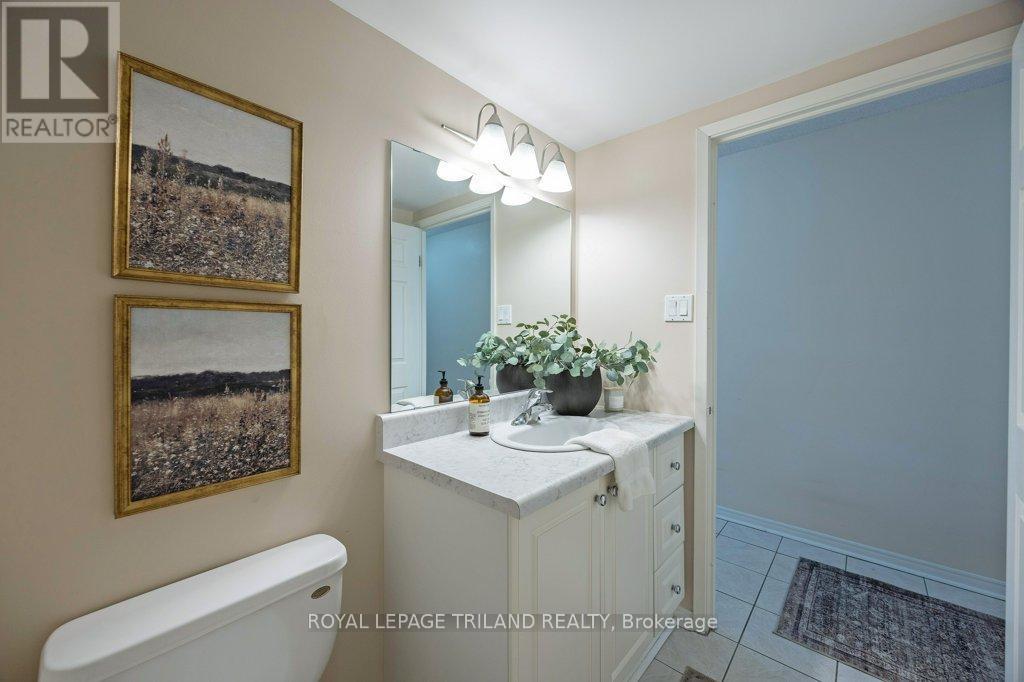 1105 - 155 Kent Street, London East (East F), ON - Indoor Photo Showing Bathroom