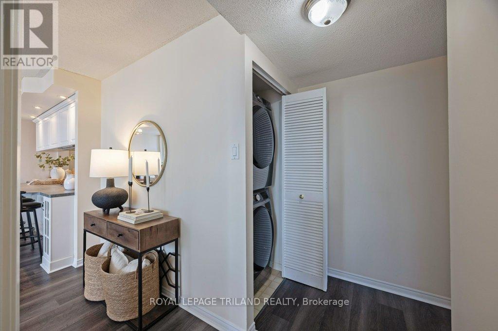 1105 - 155 Kent Street, London East (East F), ON - Indoor Photo Showing Other Room