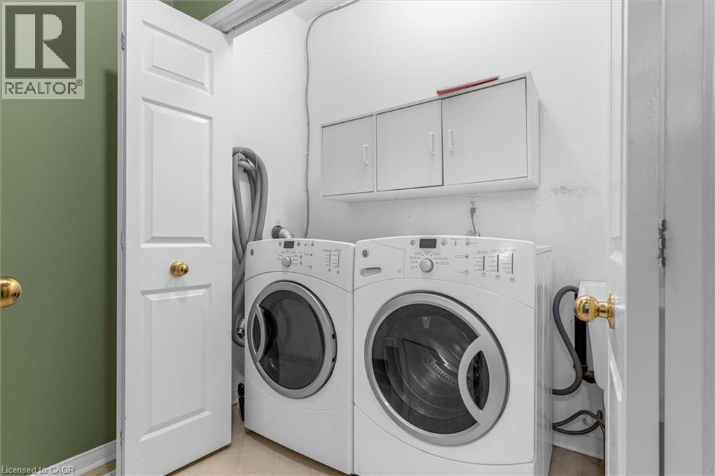 10 Davidson Boulevard Unit# 1, Dundas, ON - Indoor Photo Showing Laundry Room