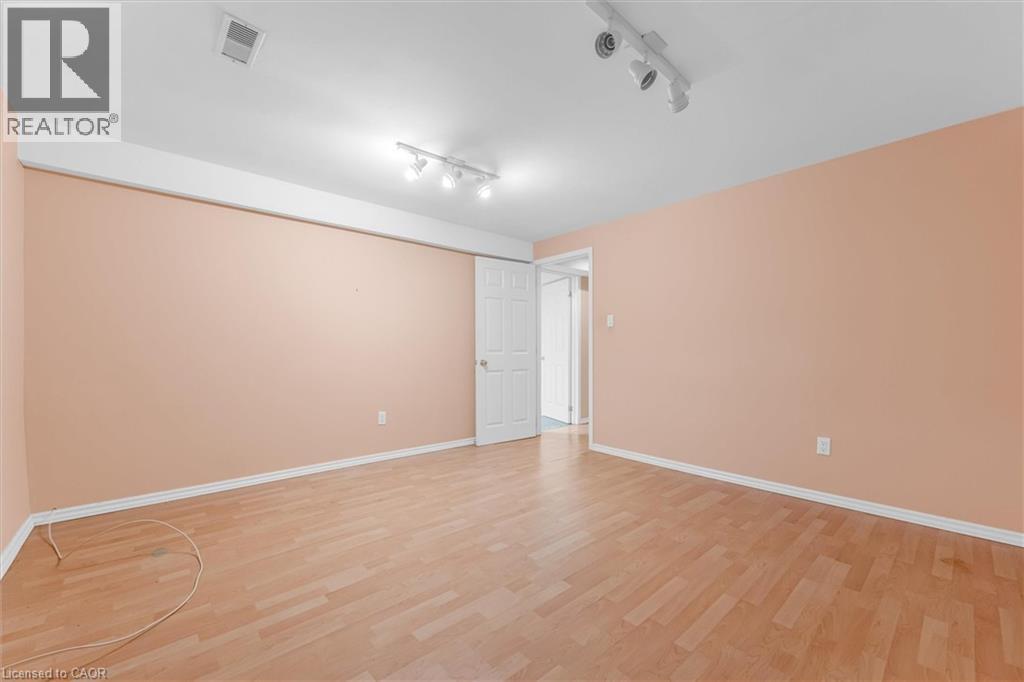 10 Davidson Boulevard Unit# 1, Dundas, ON - Indoor Photo Showing Other Room
