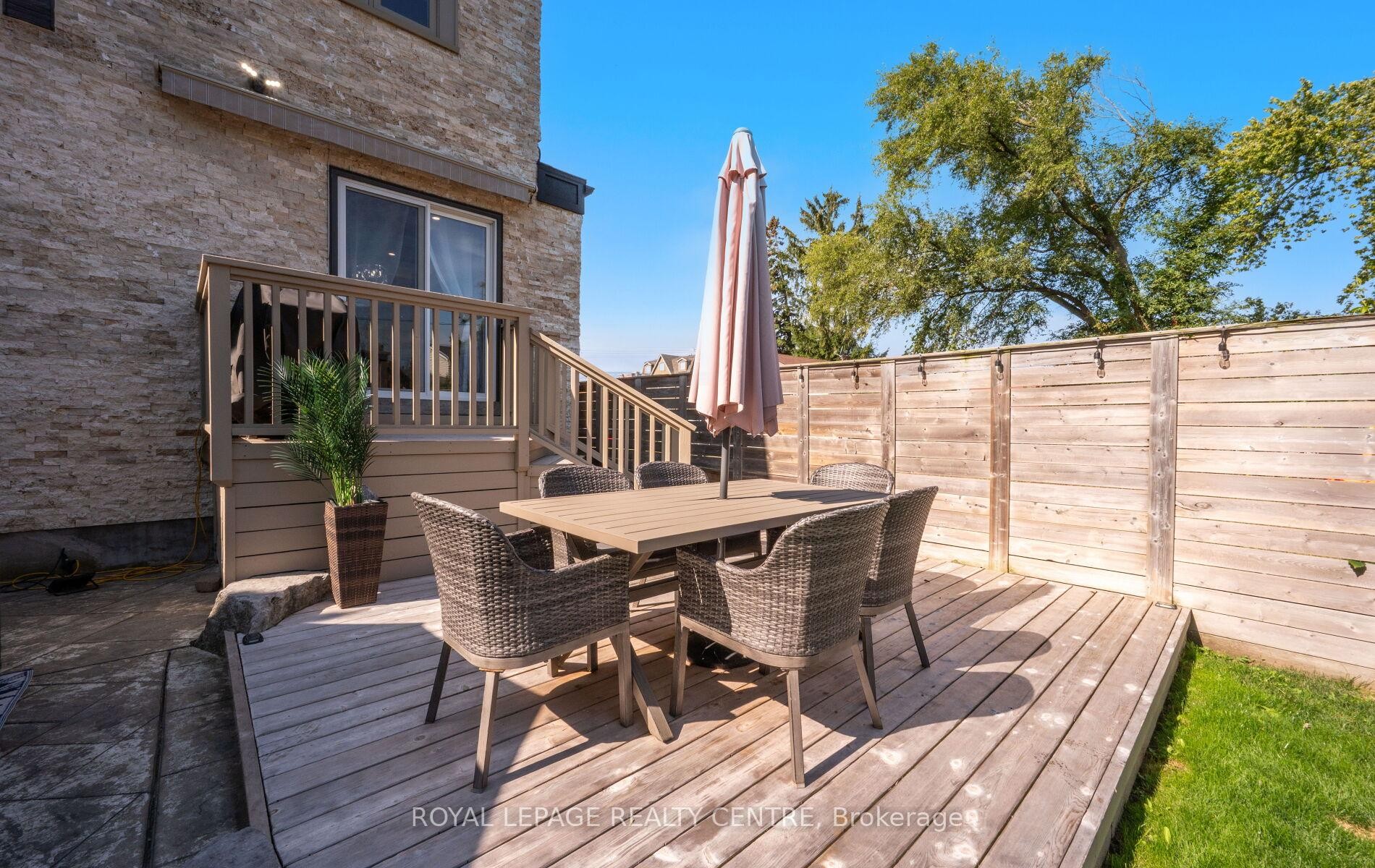 1071 Westmount Avenue, Mississauga, ON - Outdoor With Deck Patio Veranda