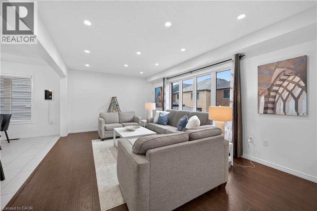 30 Patterson Drive, Caledonia, ON - Indoor