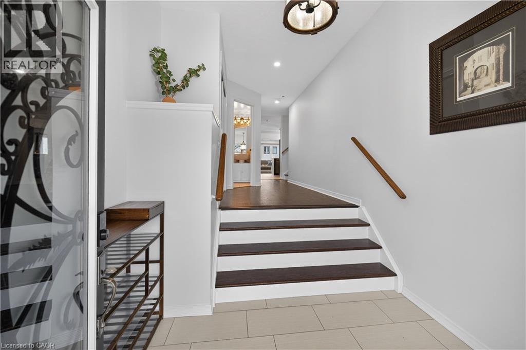 30 Patterson Drive, Caledonia, ON - Indoor Photo Showing Other Room