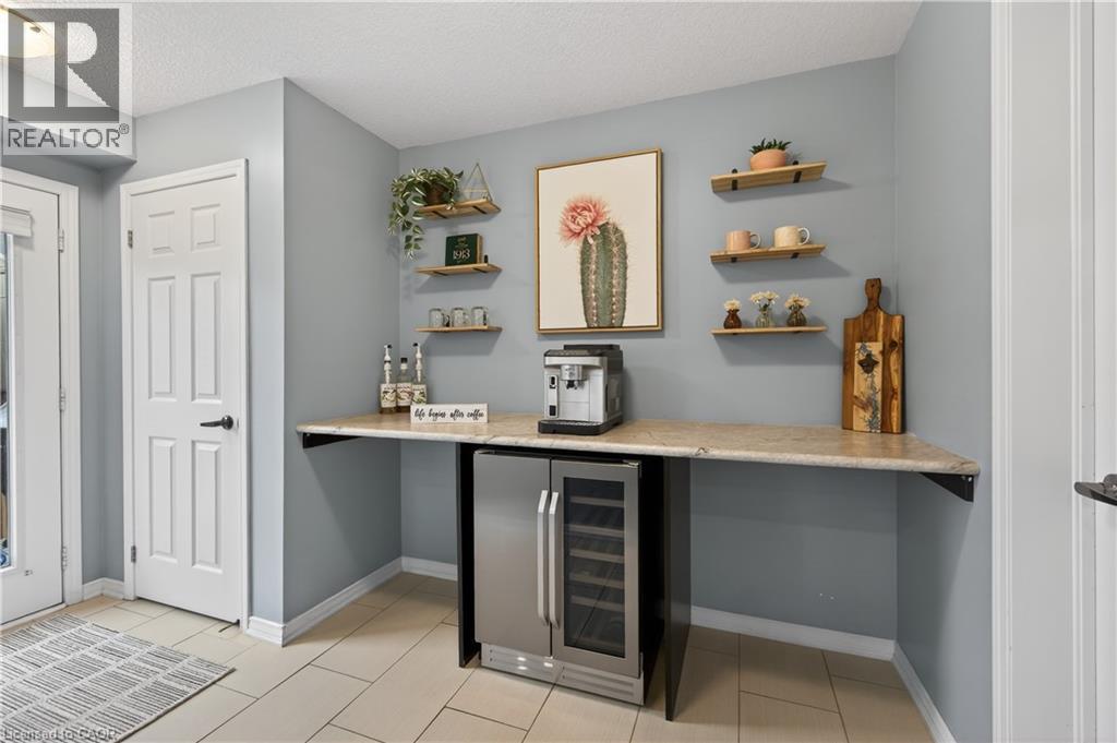 30 Patterson Drive, Caledonia, ON - Indoor Photo Showing Other Room