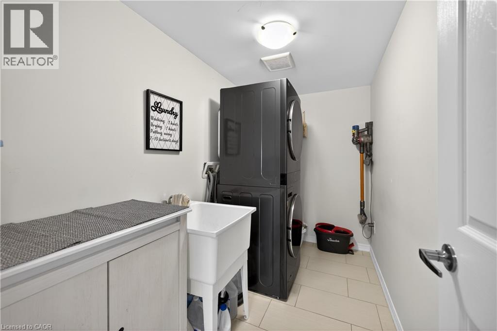 30 Patterson Drive, Caledonia, ON - Indoor Photo Showing Laundry Room