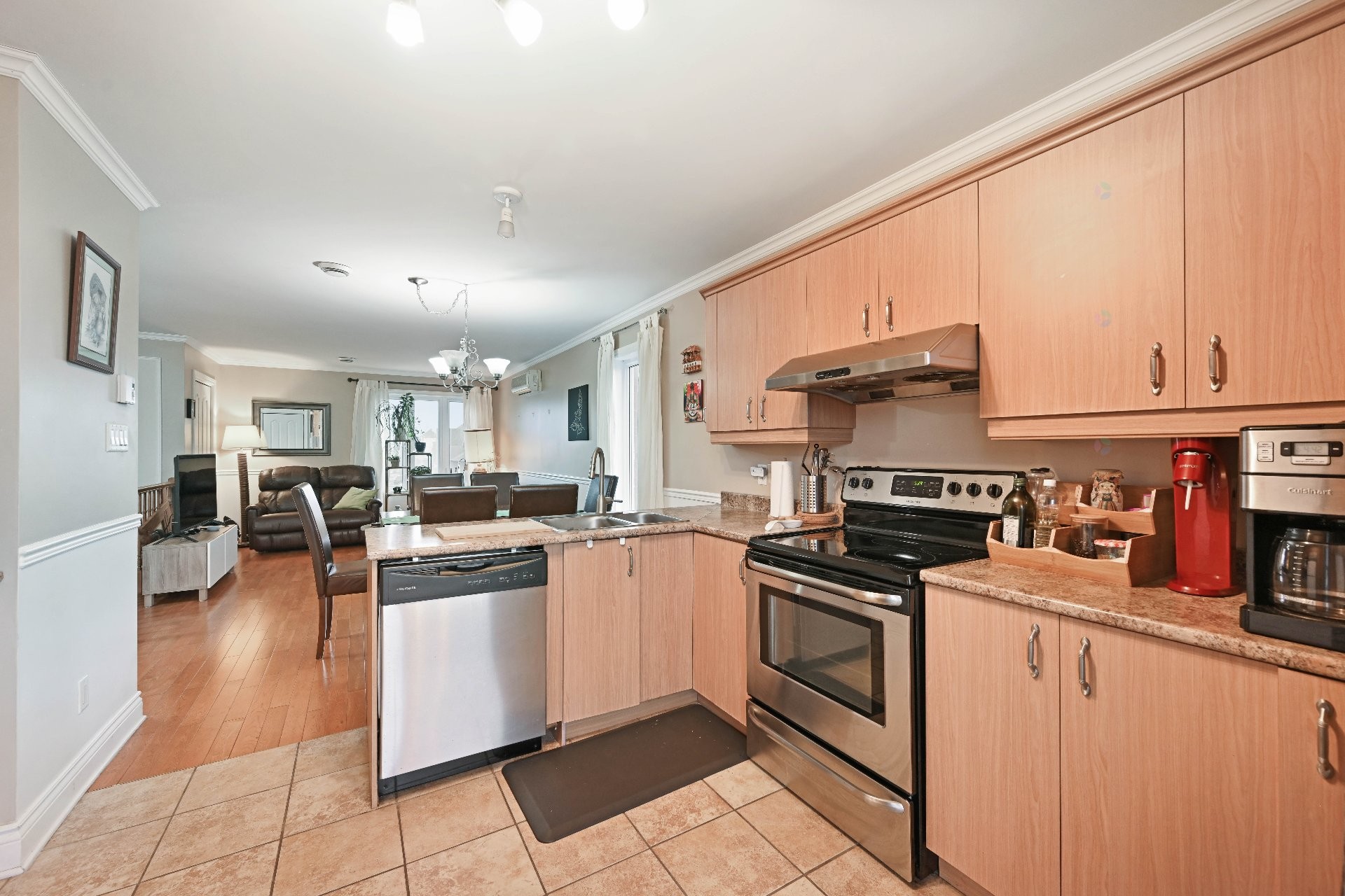 Kitchen - 1405 Av. De Gentilly, Chambly, QC - Indoor Photo Showing Kitchen With Double Sink