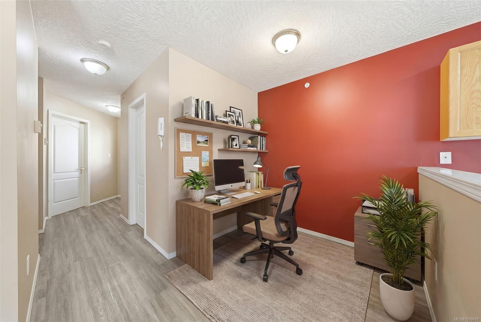 306-330 Brae Rd, Duncan, BC - Indoor Photo Showing Office