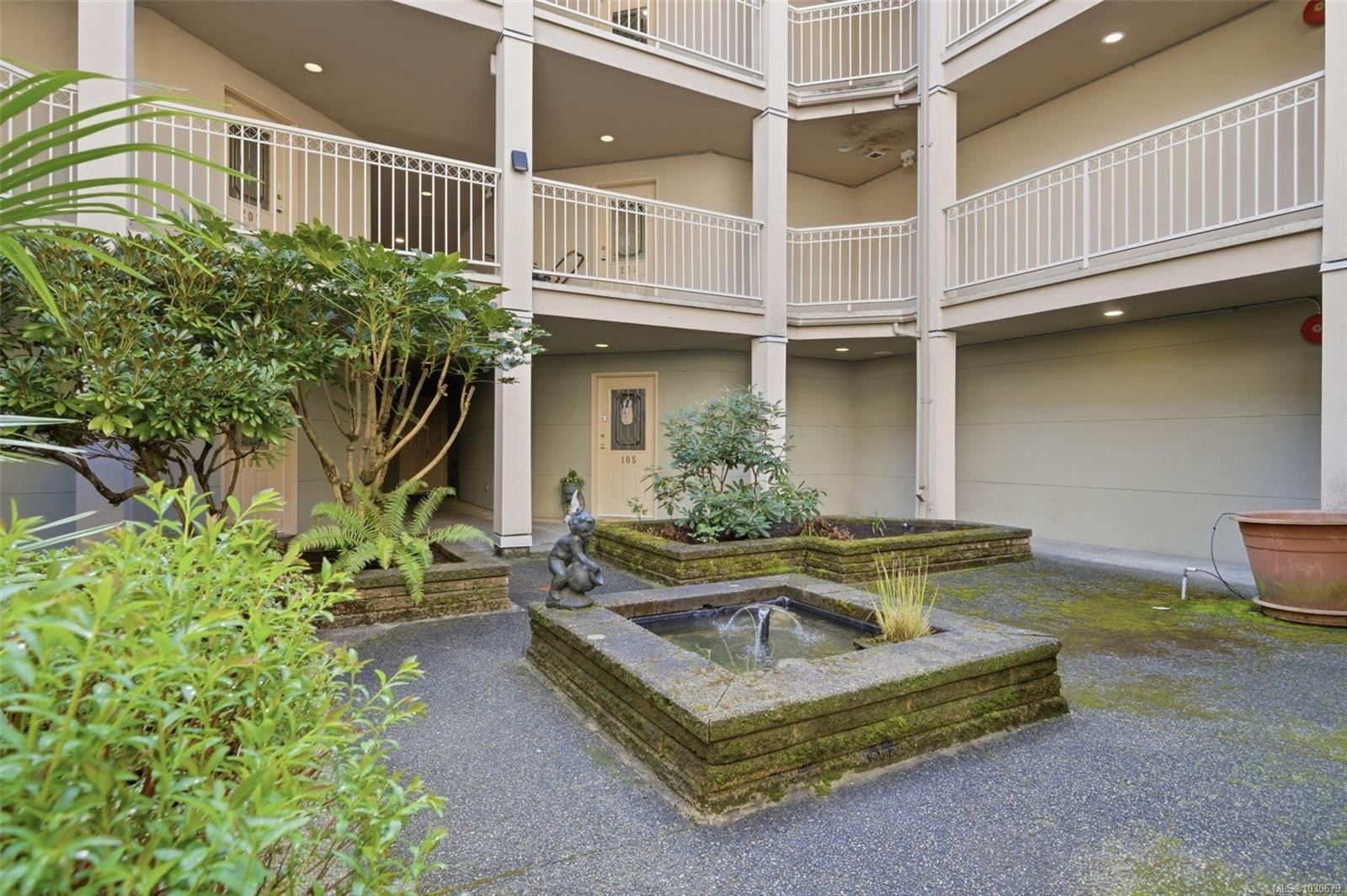 306-330 Brae Rd, Duncan, BC - Outdoor With Balcony With Exterior