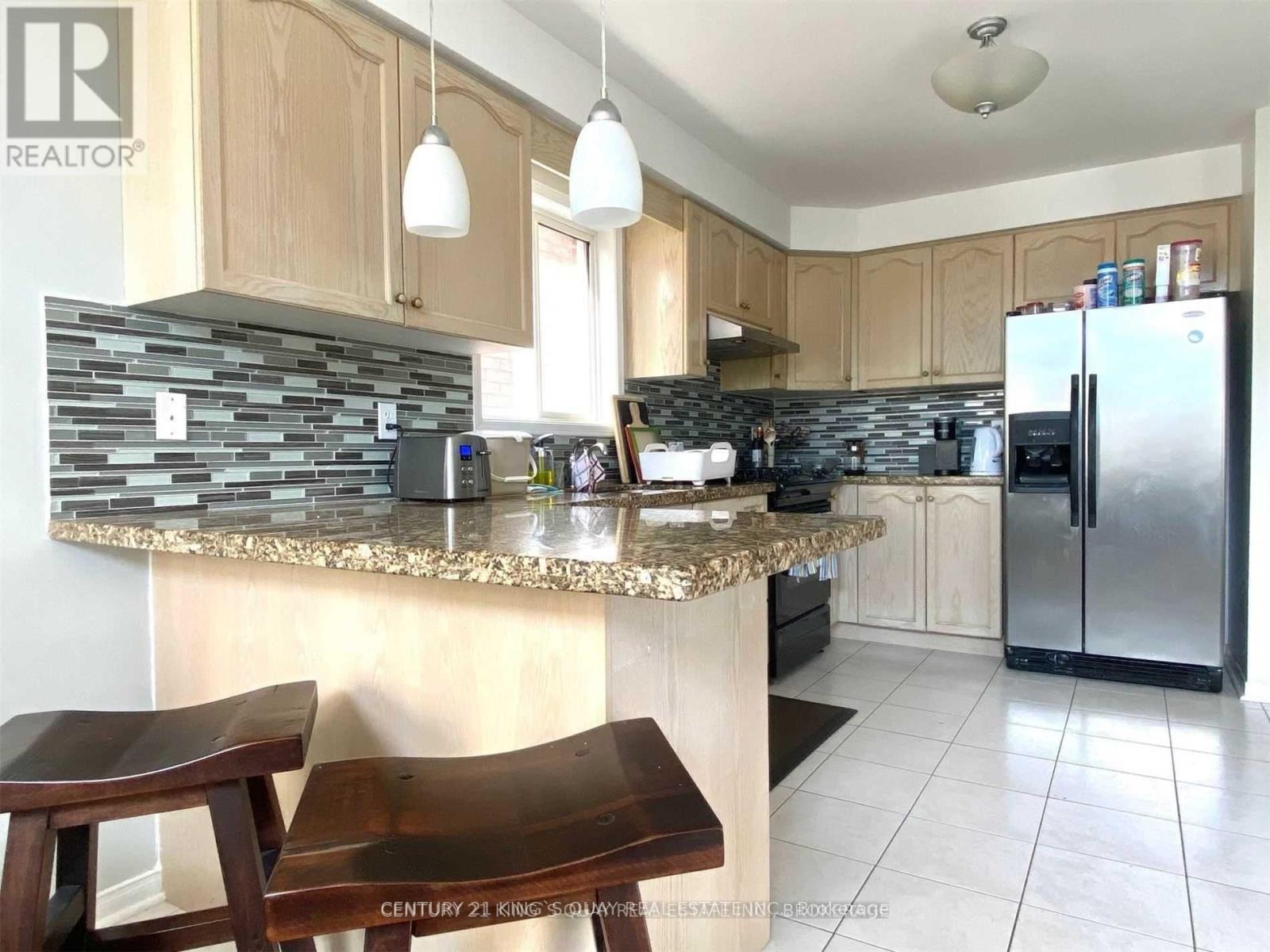 22 Rush Road, Aurora, ON - Indoor Photo Showing Kitchen