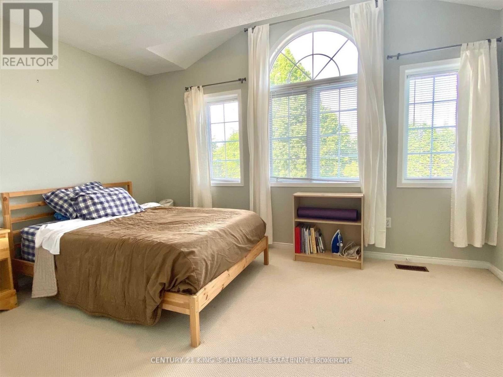 22 Rush Road, Aurora, ON - Indoor Photo Showing Bedroom
