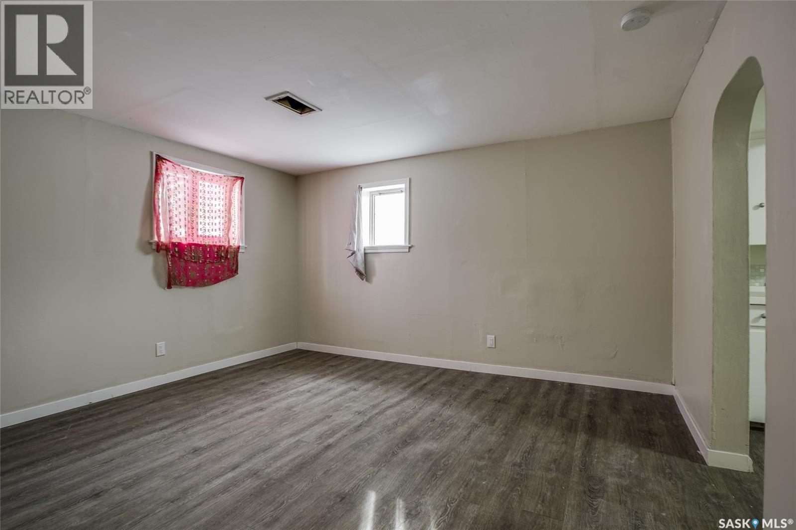 327 Q Avenue S, Saskatoon, SK - Indoor Photo Showing Other Room