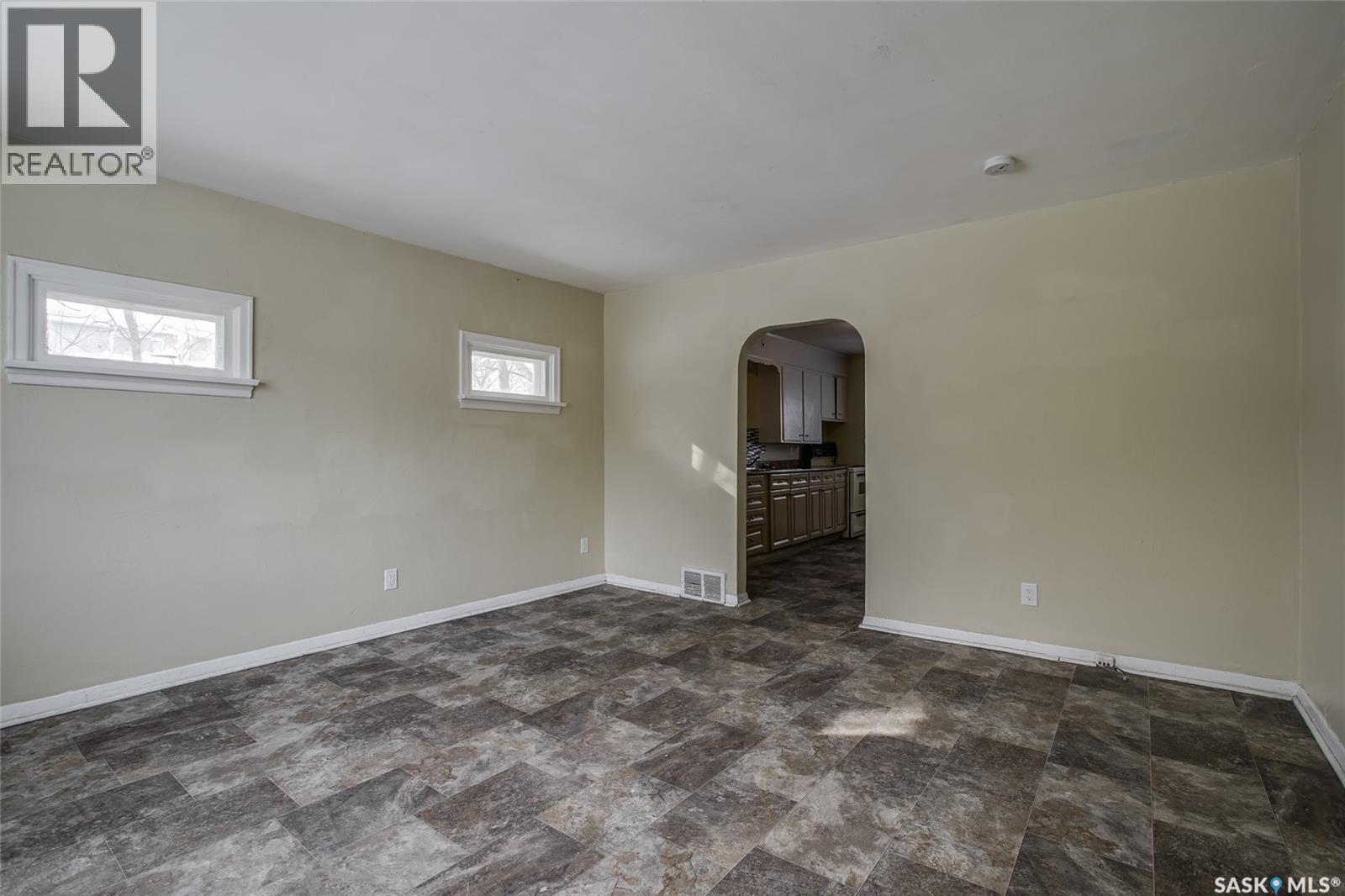 327 Q Avenue S, Saskatoon, SK - Indoor Photo Showing Other Room