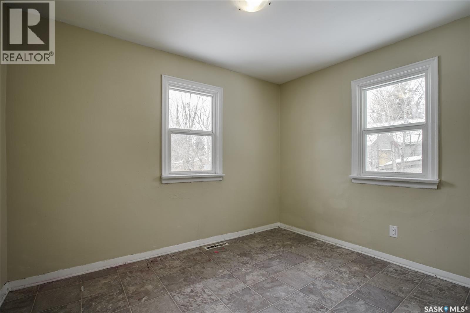 327 Q Avenue S, Saskatoon, SK - Indoor Photo Showing Other Room