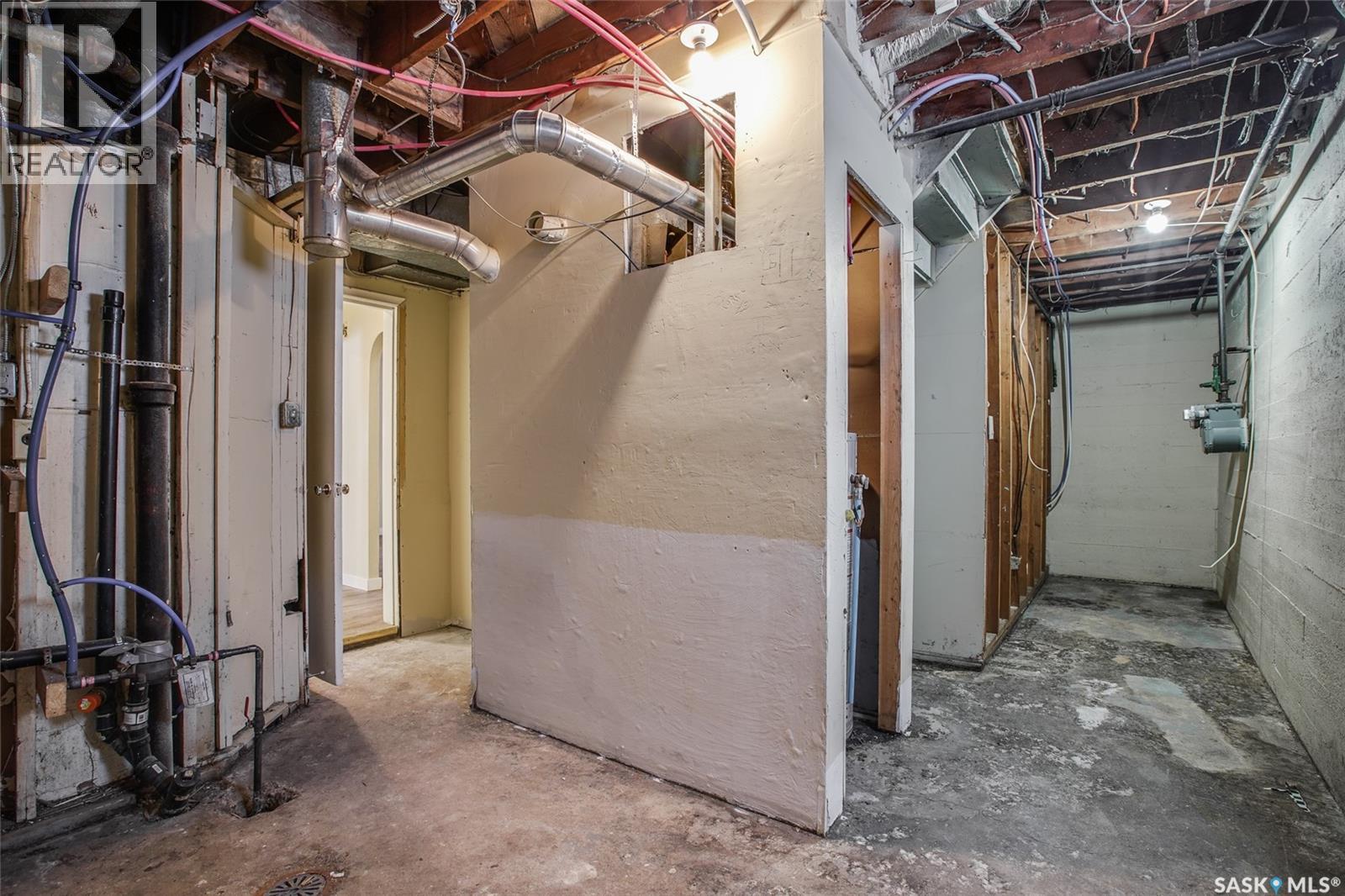 327 Q Avenue S, Saskatoon, SK - Indoor Photo Showing Basement